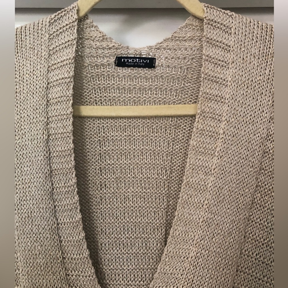 Motivi V-Neck Metallic Gold Weave Knit Shimmery Top - Picture 2 of 16